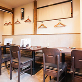 【香りを楽しめる全席喫煙！】全席禁煙の当店は日本酒と蕎麦の深い香りに包まれる、心地よい空間が広がっています。料理とお酒の芳醇な薫りをぜひご堪能ください。