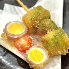 うずらトマトベーコン　バジルトマトソース
