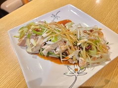 蒸鶏のネギ・しょうが特製ソースかけ
