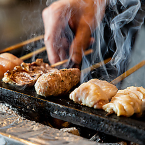 【関内駅徒歩3分】備長炭焼き鳥＆地鶏炭火焼など“薪料理×炭料理”が味わえる隠れ家