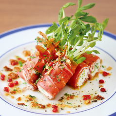 生ハムと豆苗のサラダ仕立て