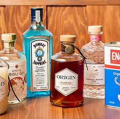 料理を引き立てるクラフトジンや爽快なオリジナルサワー