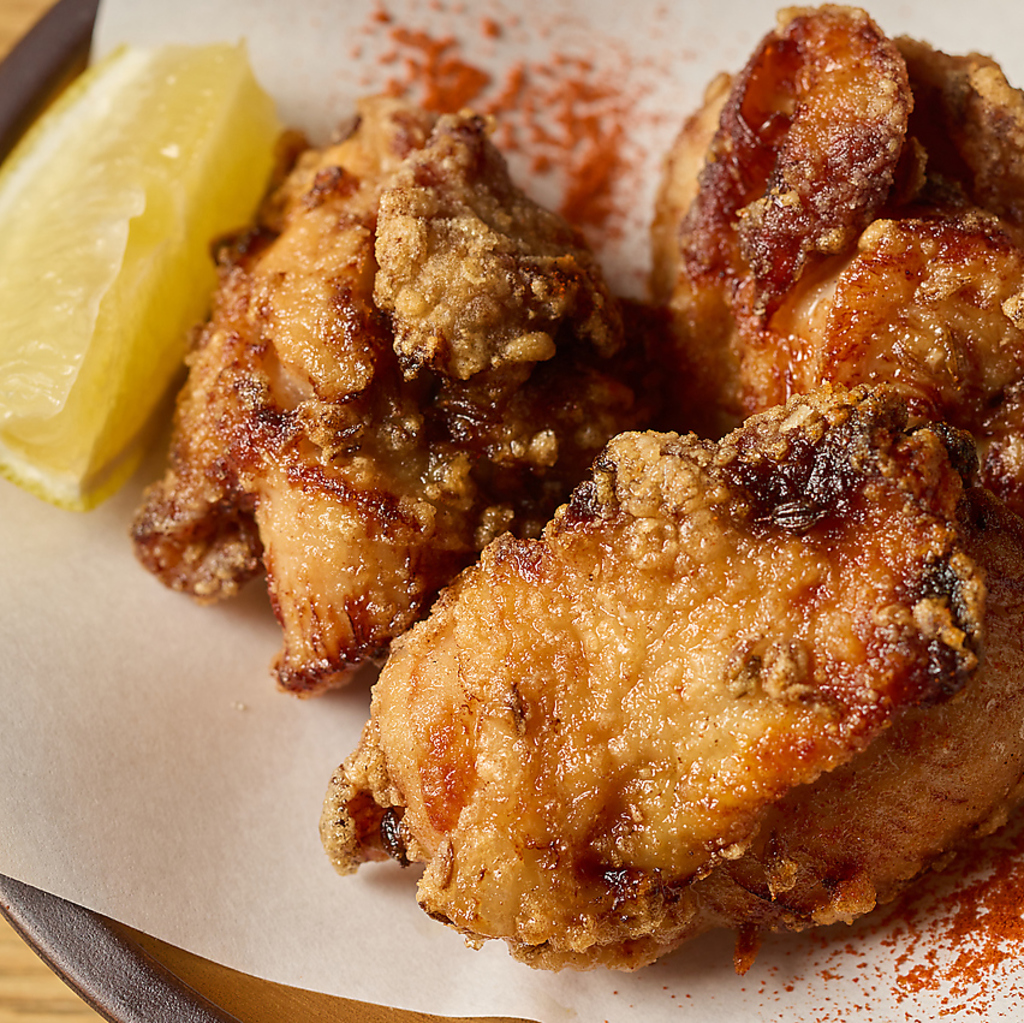 自家製すりみ揚げや名物とり天などの、日替わりメニューあり！訪れるたびに新しい発見がありますよ◎