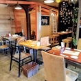 温かみのある木目と、ほどよく開放感のある店内は、最大40名様までの貸切が可能です。歓送迎会・打ち上げ・各種パーティーまで、カジュアルに楽しめるバル空間で、思い出に残るひとときをどうぞ。