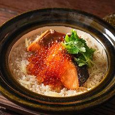 ふくいサーモンといくらの土鍋ご飯