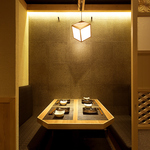 カップル様のデートに最適の雰囲気重視の少人数個室席♪扉付きの完全個室も完備！
