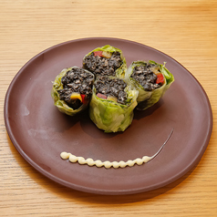 黒胡椒肉味噌とレタスの生春巻き