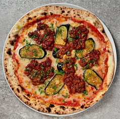 あらびきボロネーゼと揚げ茄子のピッツァ