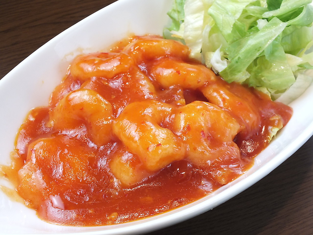 当店自慢のむぎエビのチリソース煮♪