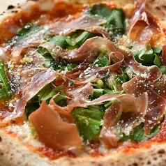 食べ応え抜群◎多彩な逸品と本格PIZZA