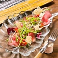 料理メニュー写真&nbsp;低温調理した牛肉のカルパッチョ