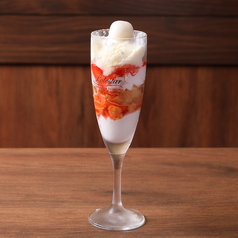 真珠パフェ ストロベリー