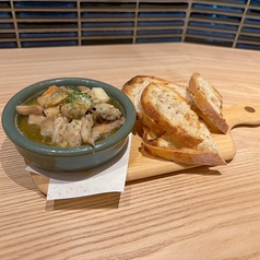 季節の野菜と海鮮アヒージョ