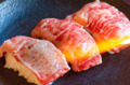 料理メニュー写真&nbsp;炙り牛寿司 三貫盛り