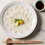 ふぐと言ったらてっさ！店内で捌くので歯ごたえから違います！ぜひご賞味ください