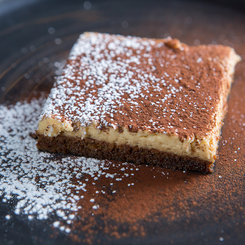 【ティラミス】とろけるなめらかな舌触りと鼻から抜けるコーヒーの香ばしい風味がクセになる一品