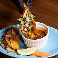 CIELO’S MEXICANの看板メニュー★ビリアタコスの写真