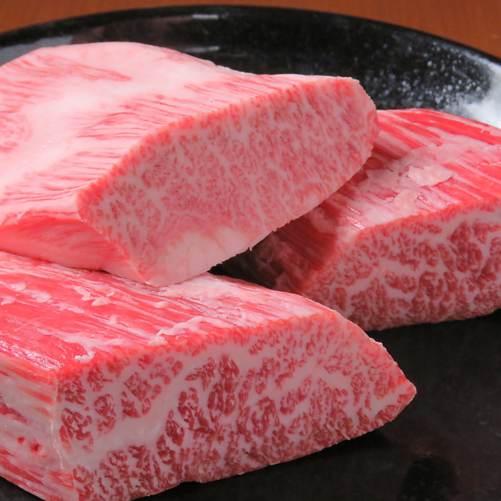 旨みがじゅわ…っと広がるお肉をリーズナブルにご提供させていただいております♪