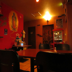 夜になるとライトアップされた店内に心躍ること間違いなし！各種ご宴会や、パーティーなど様々なシーンでご利用いただけます♪オシャレな店内で楽しいひと時をお過ごしください！