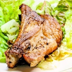 【アンデスの家庭料理】スペアリブの塩焼き