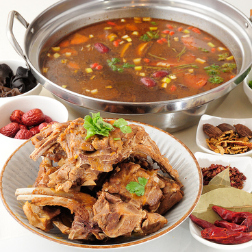 黄家薬膳紅モン羊肉 オウカヤクゼンホンモンヤンロウのおすすめ料理1