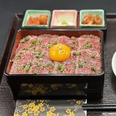 A5和牛カルビ重（スープ・デザート付き）