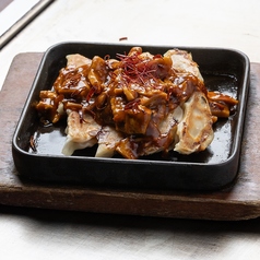 鉄板麻婆餃子