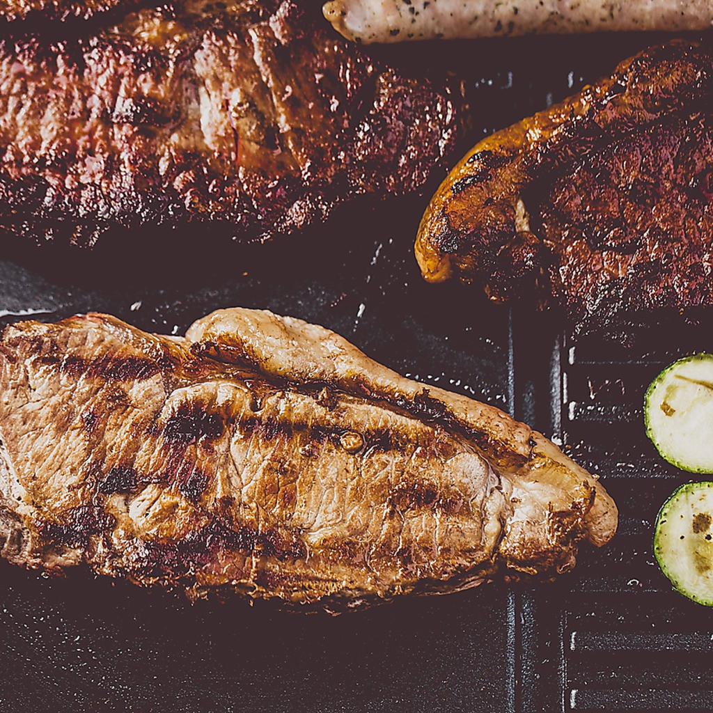 牛ショートリブをはじめとした上質な肉を使用