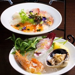 シェフが選りすぐった旬の野菜・魚介類をふんだんに使った料理♪魅惑の日本一の魚介メニューあります