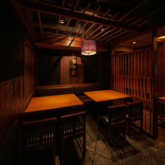 ゆっくり過ごせる個室で、美味しいお酒とお食事をお楽しみ下さい☆旬の食材を使用した自慢のお料理と豊富な種類のドリンクをお楽しみ頂ける飲み放題付宴会コースを各種ご用意しています。送別会、歓迎会、鍋パーティ、女子会、誕生日、仲間との飲み会等様々なシーンに◎駅近で便利な【九州自慢　横浜横浜西口店】♪