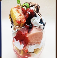 ストロベリーチョコレートパフェ