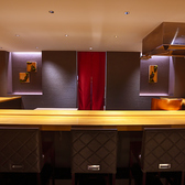 当店は駐車場の完備はございませんが、最寄駅からのアクセスも良く、お一人様でもご利用いただきやすい空間を演出しております。お車でご来店の際には近隣のコインパーキングをご利用下さい。