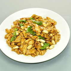 唐揚げ特製ソースかけ/鶏肉とピーナッツ炒め/鶏肉とピーナッツの黒酢唐辛子炒め/鶏肉の中華みそ炒め
