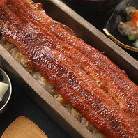 炭火で香ばしく焼き上げる一本うなぎへのこだわり