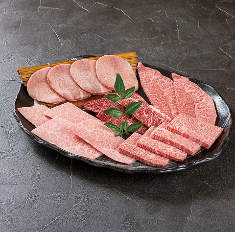 厳選黒毛和牛を半世紀にもわたる秘伝のタレで味付けし、リーズナブルにご提供☆
