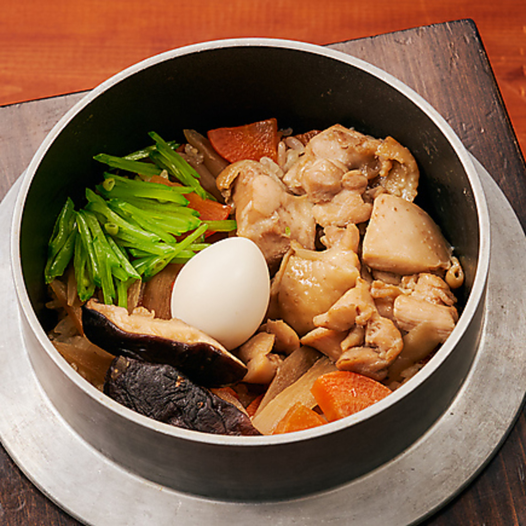 かまどかといえばこれ！ふっくら炊き立て釜めし♪コースでも単品でもご賞味いただけます！