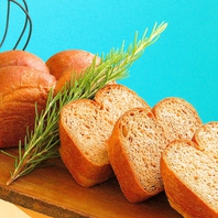 低糖質パンや天然酵母のパンなど体が喜ぶパンをご用意！
