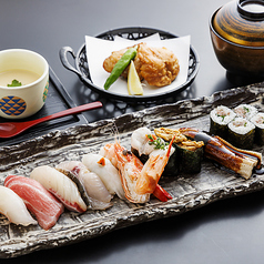 素材の味を活かしたにぎりで楽しむ贅沢な食体験の魅力