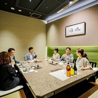 接待・会食など大切な場面に。広々とした和個室。
