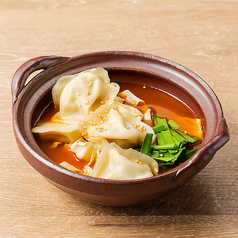 赤い炊き餃子