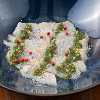 元鮮魚屋の料理人が手掛ける、旬を味わう本格魚料理◎