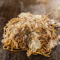 やきそばやごはん、汁物、一品料理など種類豊富にご用意