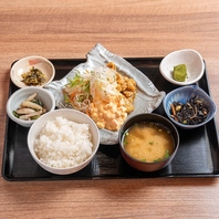 充実したランチ定食や昼飲みセットをご用意