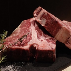 きめ細かな肉質の自社牧場直送ブラックアンガス牛