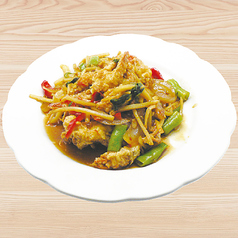 蟹のソフトシェルピリ辛炒め　プーニムパッキーマオ　Thai fried-soft shell crab hot spice