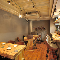 大人が気軽にくつろげる心地よい落ち着き空間