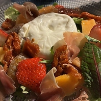 イートインメニューはワインに合うメニューばかり♪