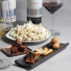 お酒と相性抜群◎「アテ」にこだわった自家製料理の数々