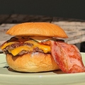 料理メニュー写真&nbsp;Bacon Cheese Smash (ベーコンチーズスマッシュ)