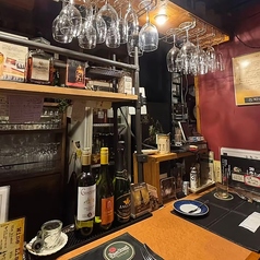 ２席ごとに分けられる土地外せる仕切りがございます